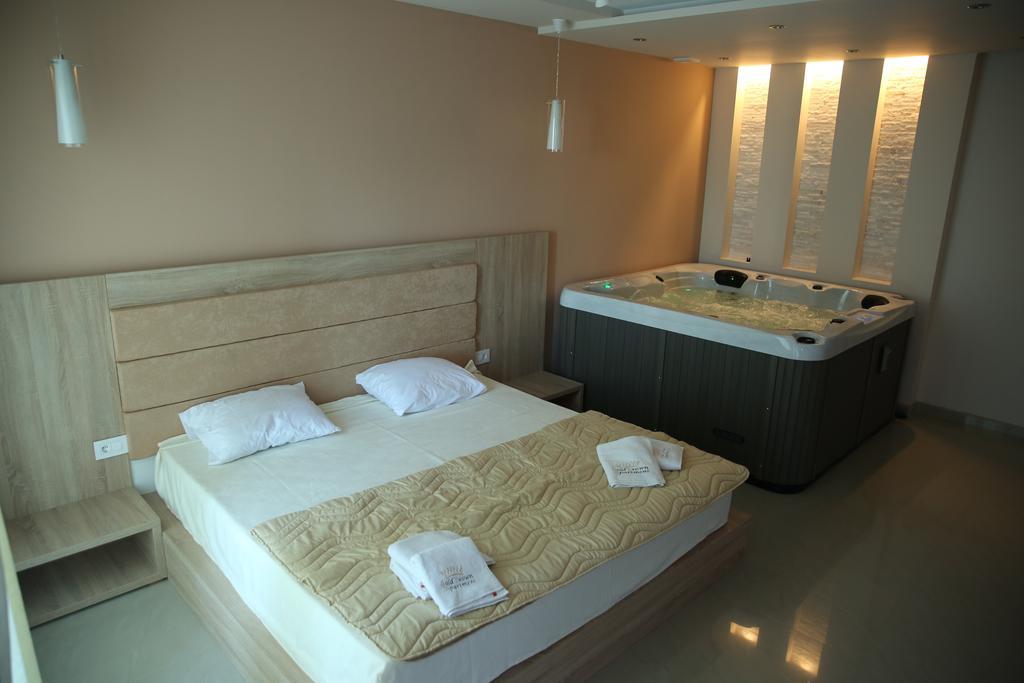 Gold Crown Apartments ヤゴディナ エクステリア 写真